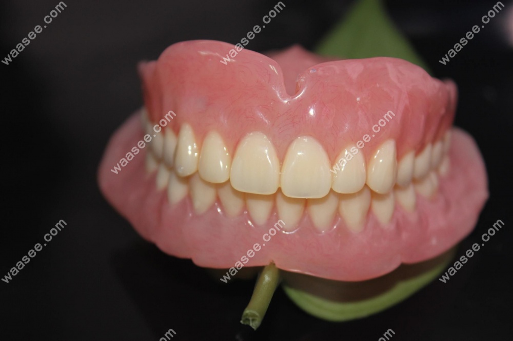 吸附性义齿有几种档次?它和即刻种植牙都能当天做当天戴？