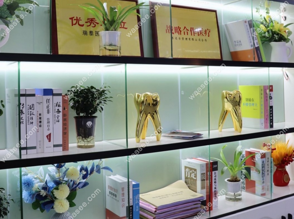 江阴弘普医院口腔科陈列柜