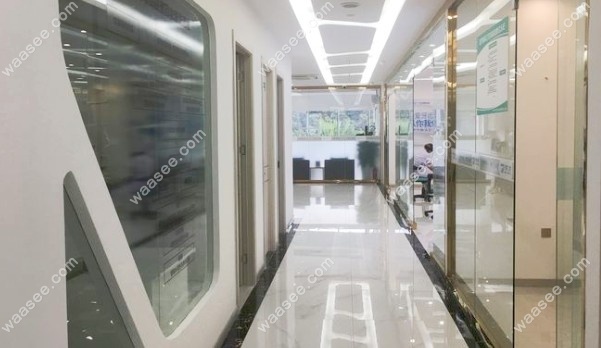 广安新美口腔诊所走廊