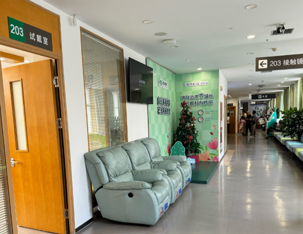 大连何氏眼科总店医生团队介绍