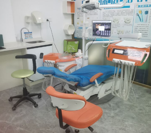 深圳康萍口腔的医生团队